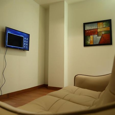 Hotel Imperia Suites Jalandhar Esterno foto