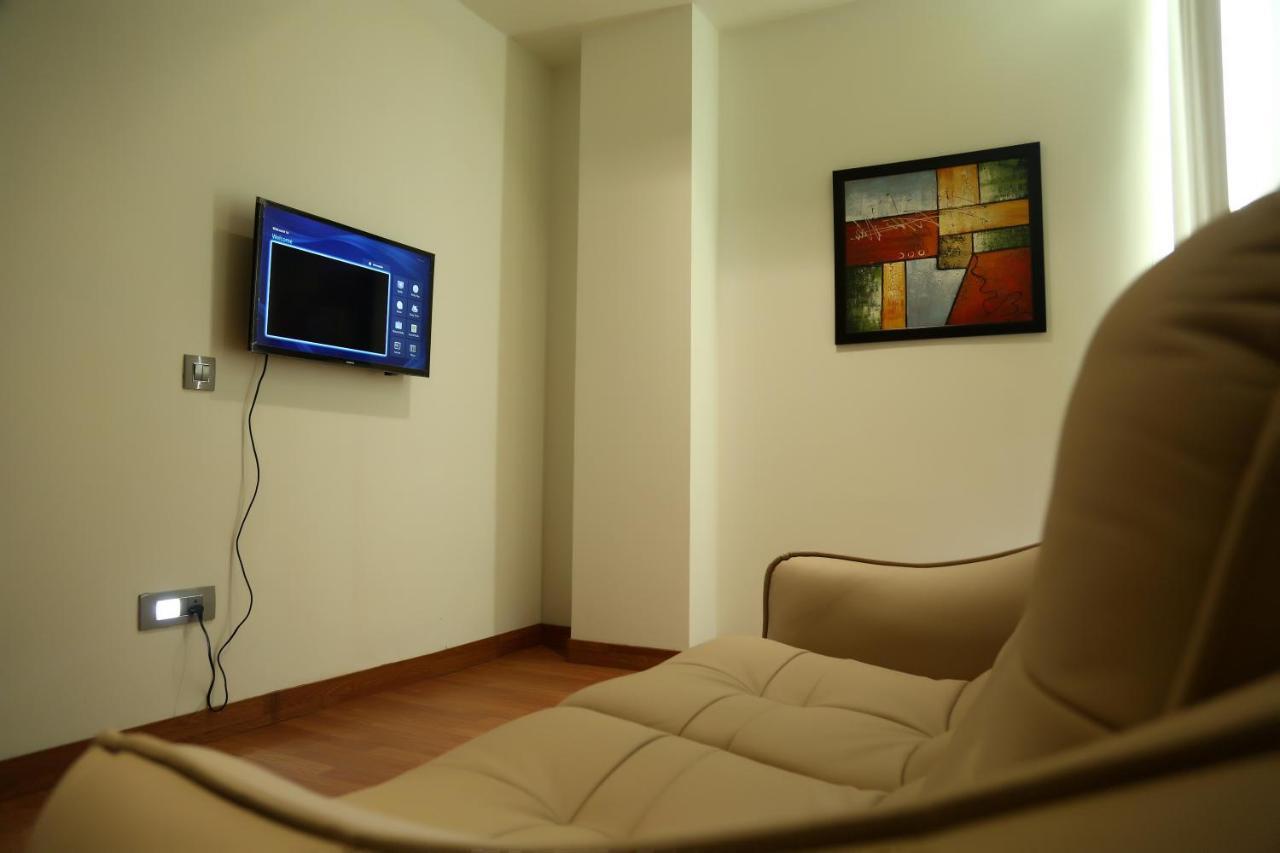 Hotel Imperia Suites Jalandhar Esterno foto