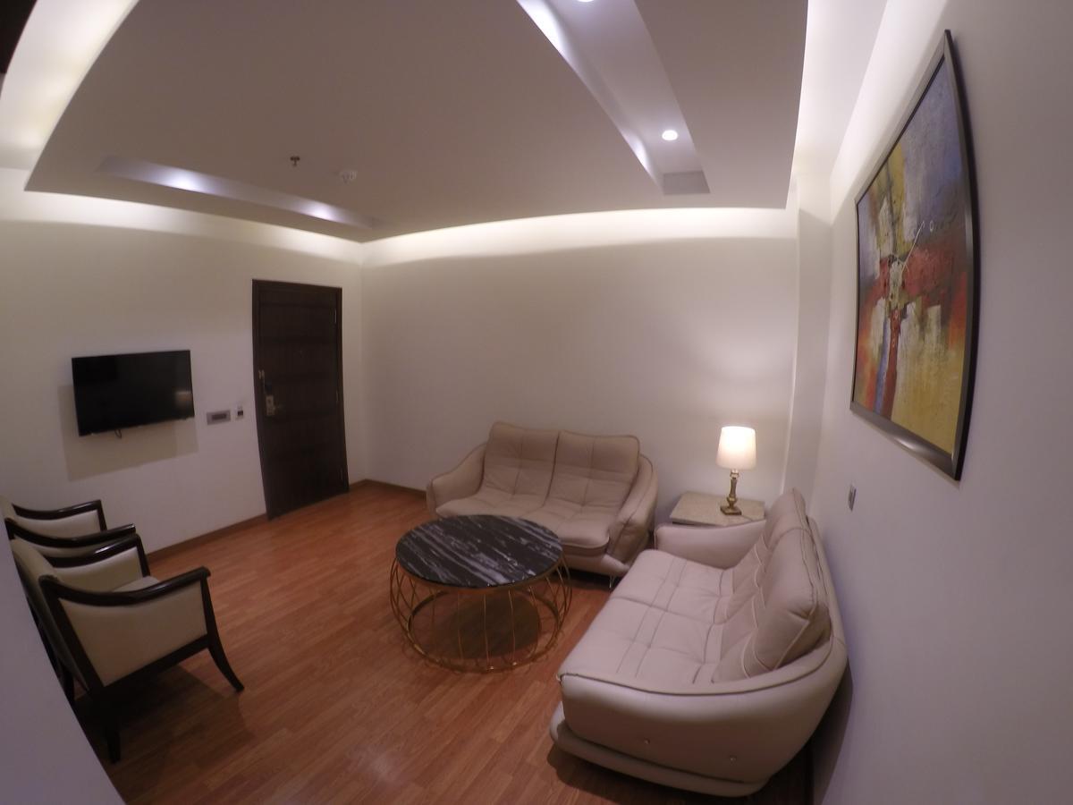 Hotel Imperia Suites Jalandhar Esterno foto