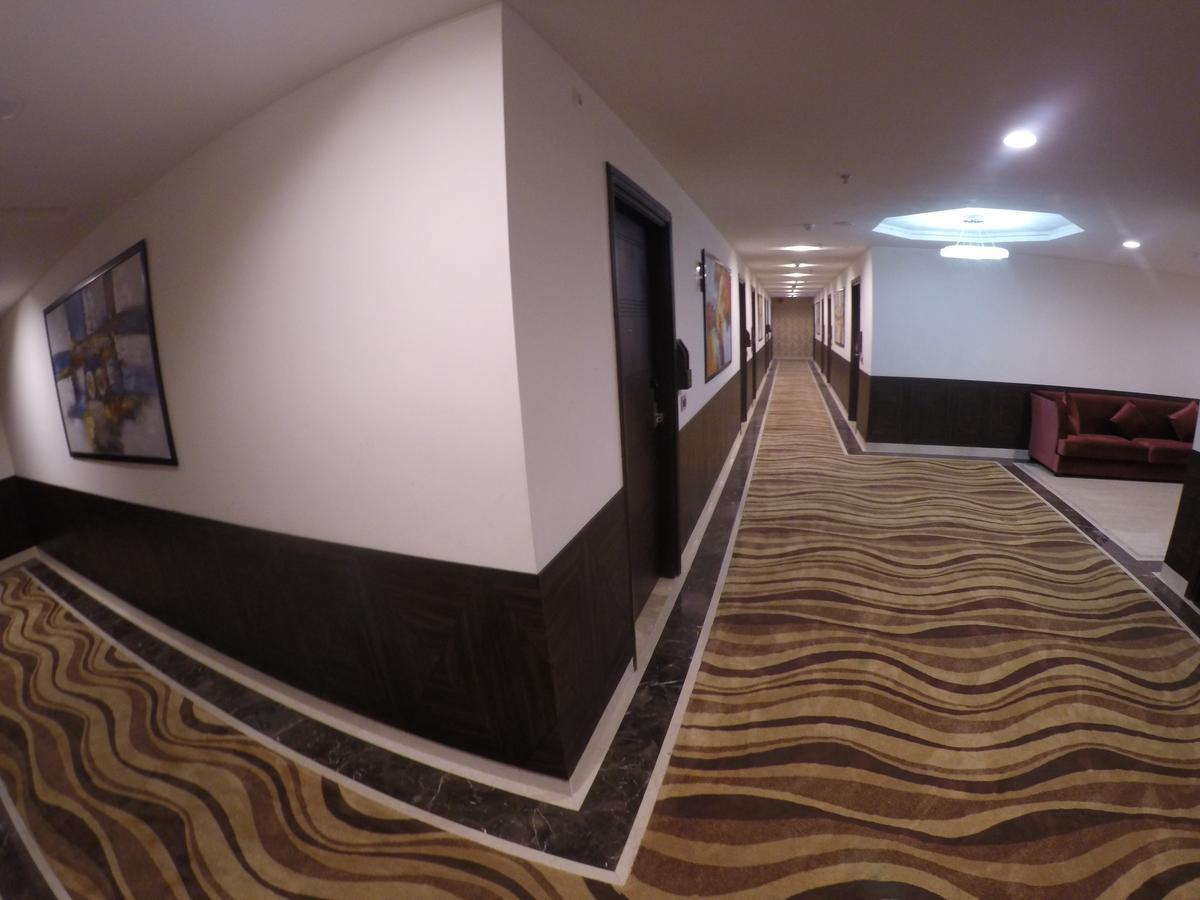 Hotel Imperia Suites Jalandhar Esterno foto
