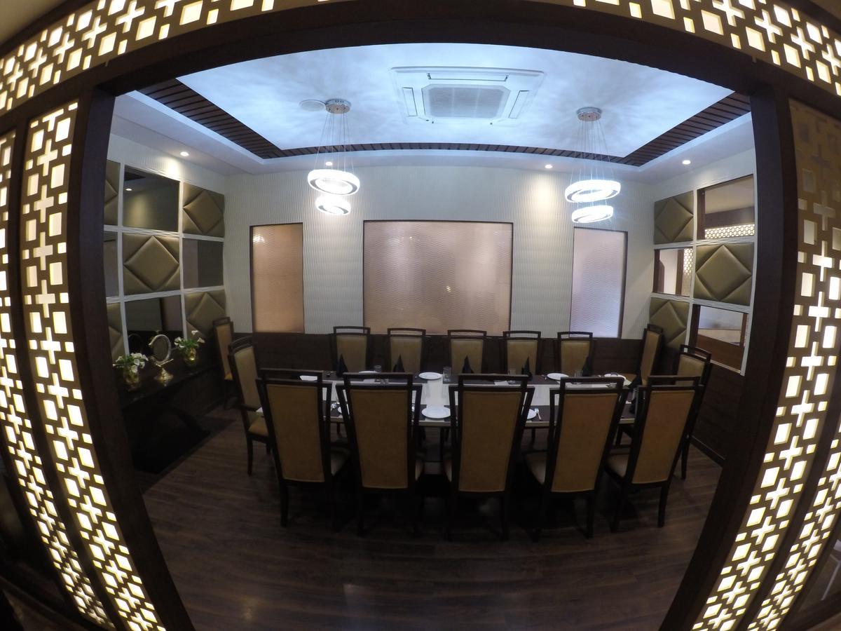 Hotel Imperia Suites Jalandhar Esterno foto
