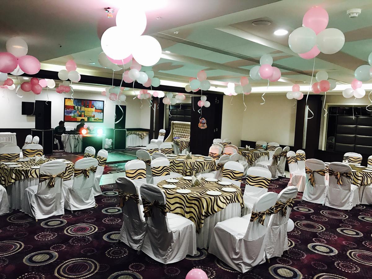 Hotel Imperia Suites Jalandhar Esterno foto