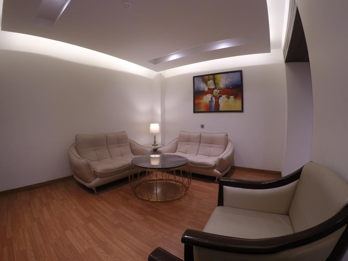 Hotel Imperia Suites Jalandhar Esterno foto