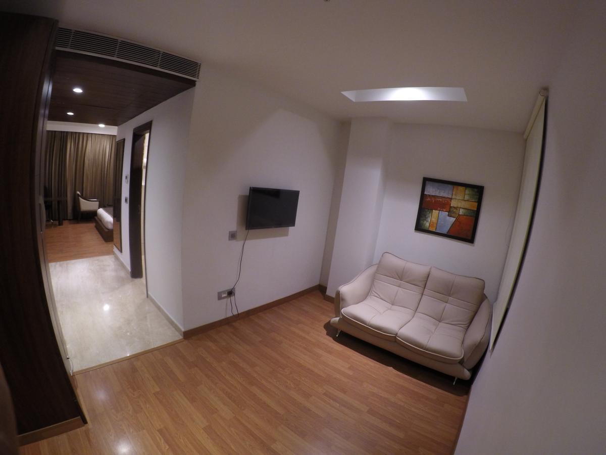 Hotel Imperia Suites Jalandhar Esterno foto