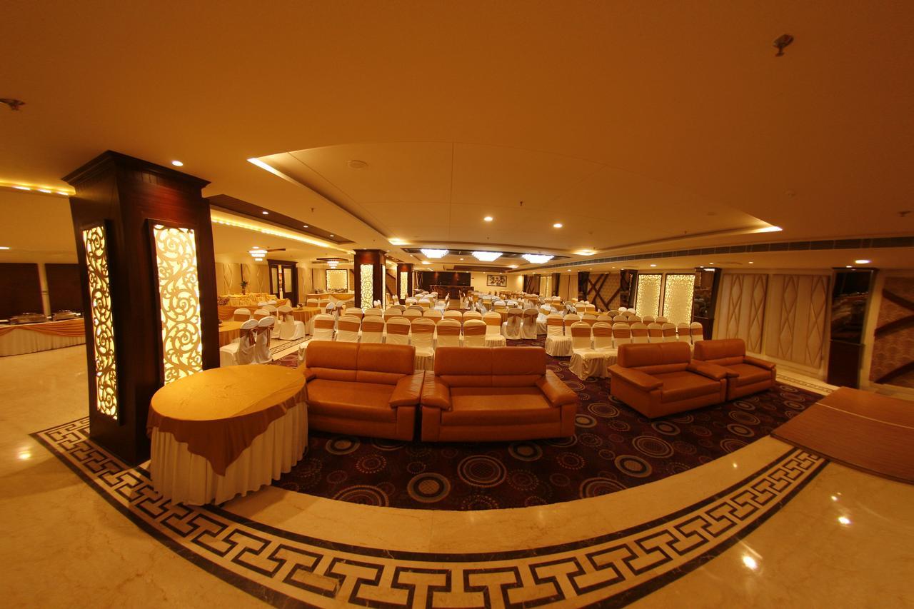 Hotel Imperia Suites Jalandhar Esterno foto