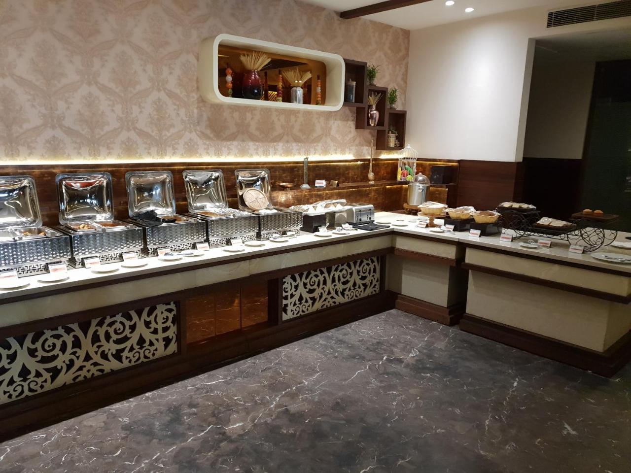 Hotel Imperia Suites Jalandhar Esterno foto